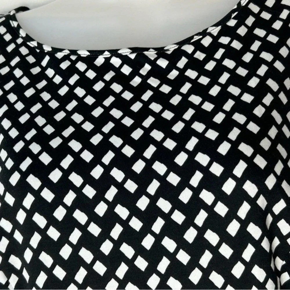 New York & Company Black/White Square Shapes Swing Dress Small‎